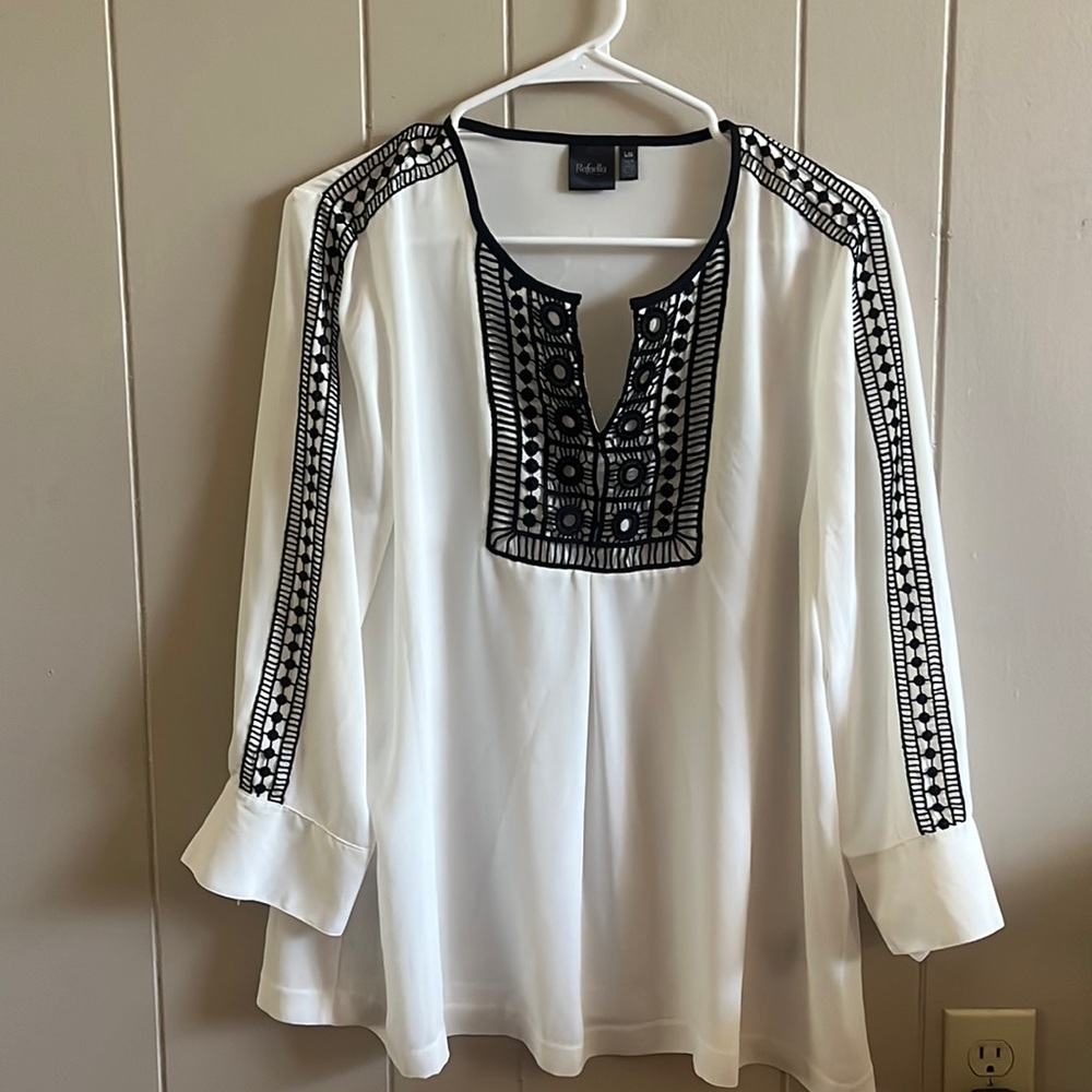 White/Black trim top